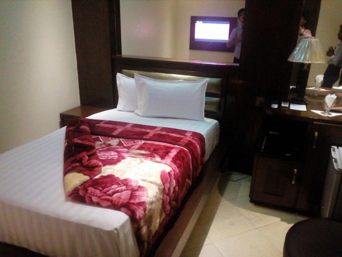 Bling Hotel International Multan Exterior photo