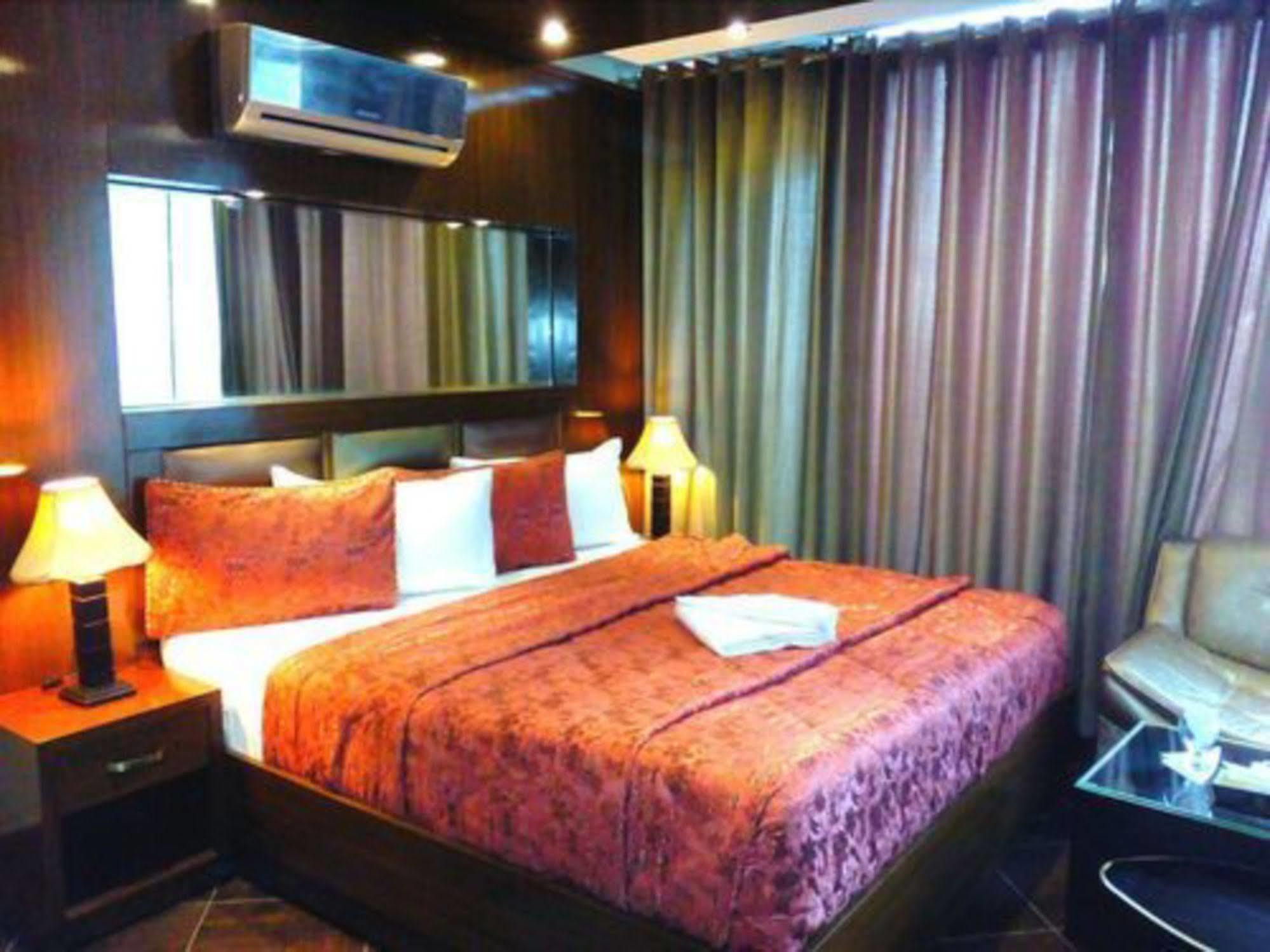 Bling Hotel International Multan Exterior photo
