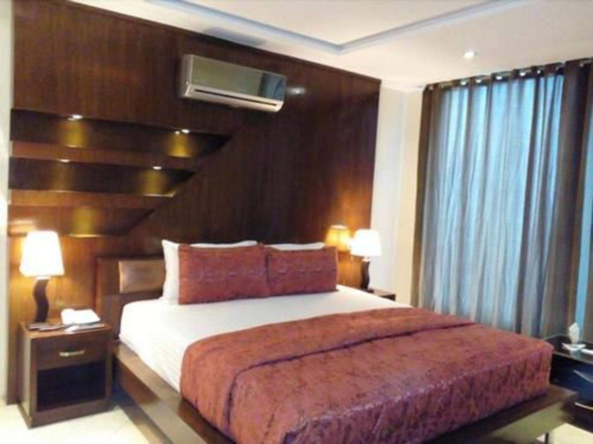 Bling Hotel International Multan Exterior photo